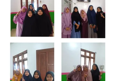 Kolase santriwati baru berfoto bersama kelompoknya saat Masta’ri 2025